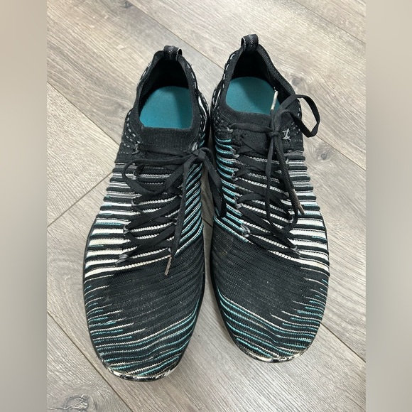 Women’s Nike Free Transform Flyknit Shoes - Picture 1 of 6